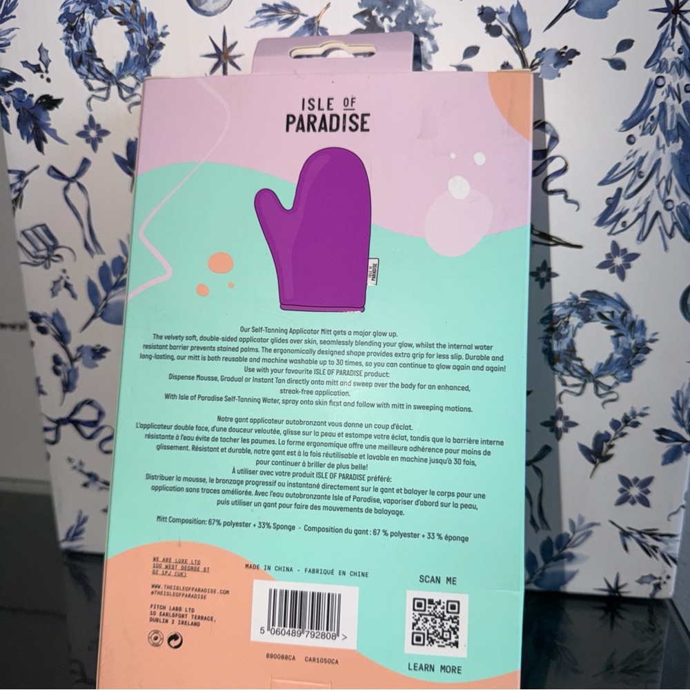Isle of Paradise Purple Self-Tanning Applicator Mitt - Picture 2 of 2